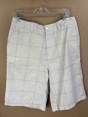 O'Neill Men's Light Gray Plaid Flat Front Shorts